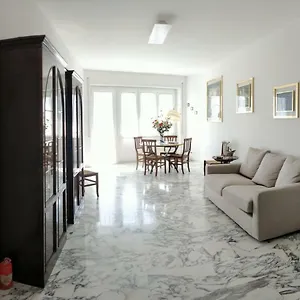 La Casetta Di Nonna Anna - 120 Mq Bright Apartment In Rome Downtown , Rome Italië